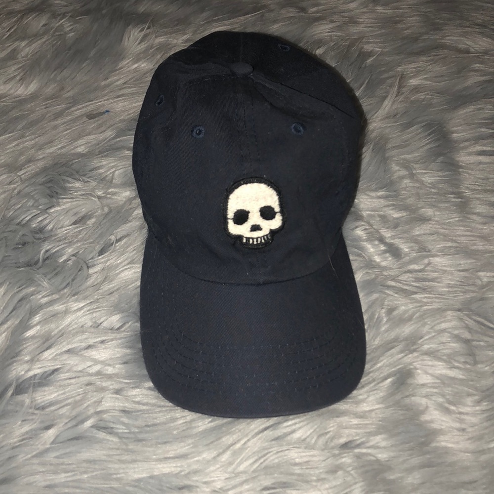 BRANDY MELVILLE HAT